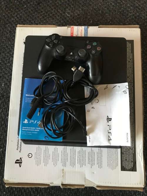 BOXED SONY PLAYSTATION 4 SLIM*CHU-2216A*500 GB HDD*1 CONTROLLER*USB CABLE*HDMI CABLE*1 GAME